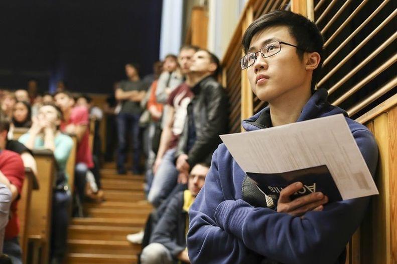 ДМС иностранцу