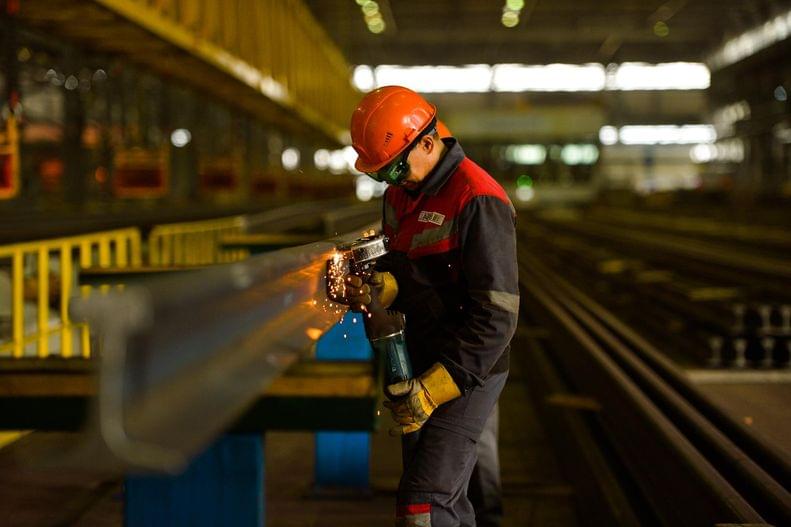 Как получить ДМС иностранному гражданину